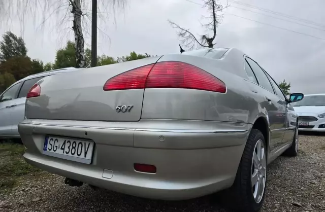 PEUGEOT 607 