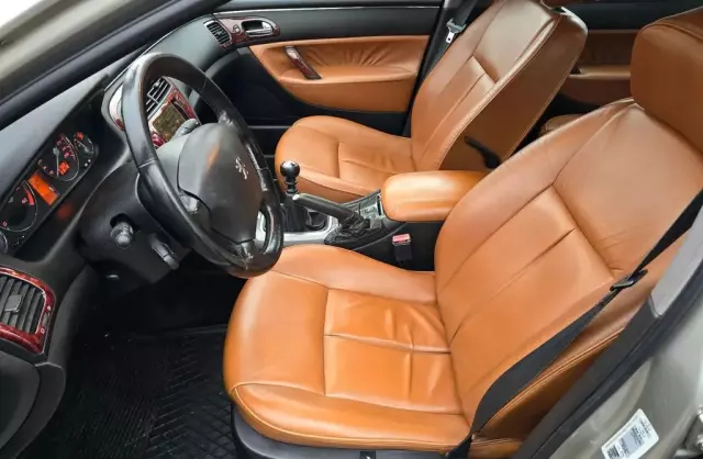 PEUGEOT 607 