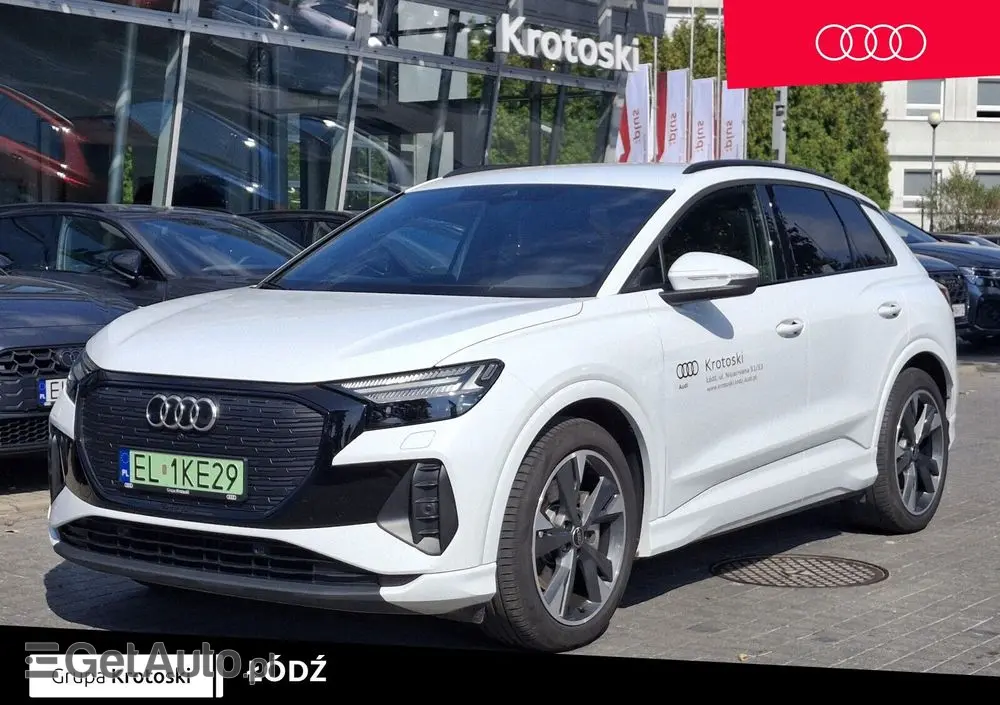 AUDI Q4 e-tron 