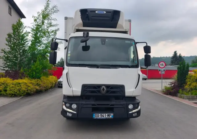 RENAULT GAMA D 14.210  chłodnia izoterma 16 palet poduszka 
