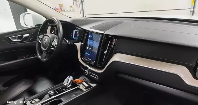 VOLVO XC 60 B4 B Geartronic Inscription