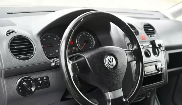 VOLKSWAGEN Caddy 