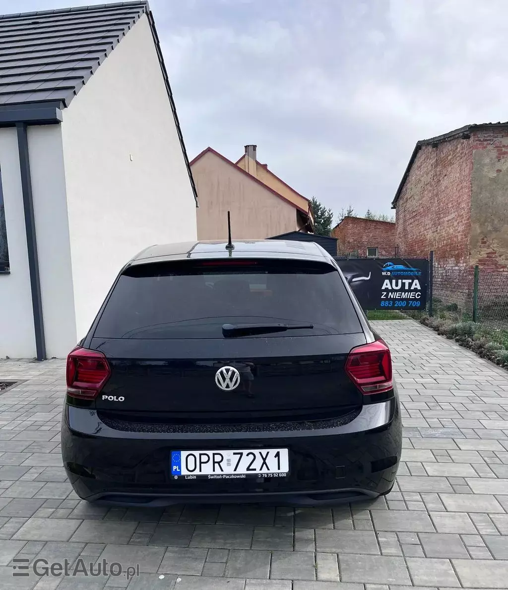 VOLKSWAGEN Polo 