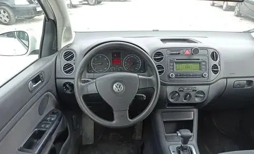 VOLKSWAGEN Golf Plus 
