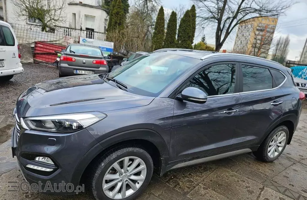 HYUNDAI Tucson 