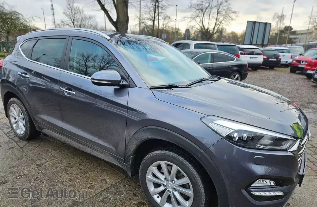 HYUNDAI Tucson 