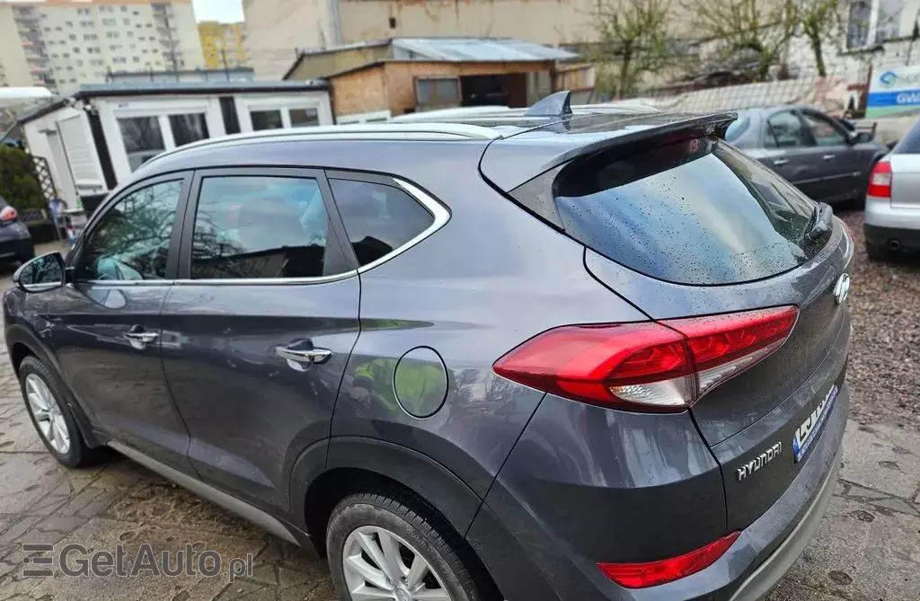 HYUNDAI Tucson 