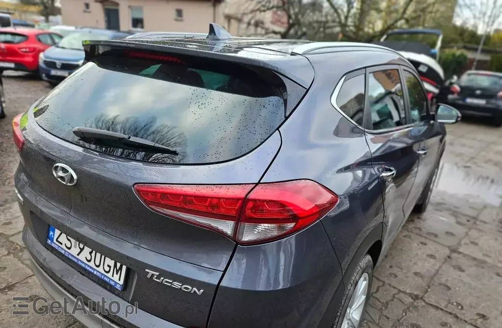 HYUNDAI Tucson 