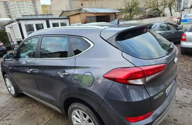 HYUNDAI Tucson 