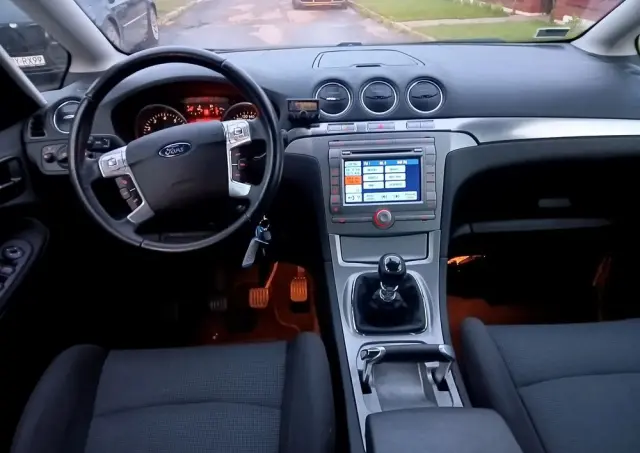 FORD S-Max 2.5 Titanium