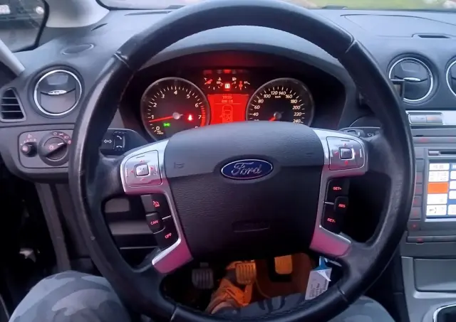 FORD S-Max 2.5 Titanium