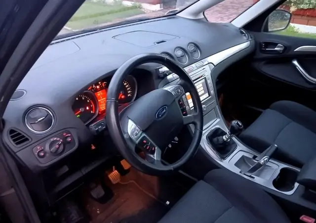 FORD S-Max 2.5 Titanium