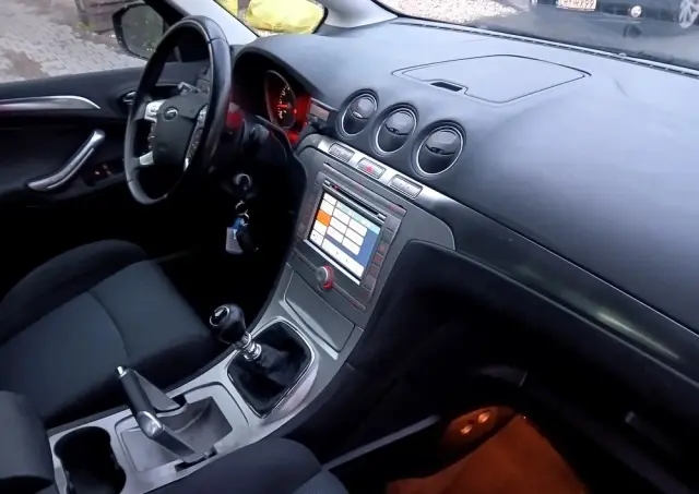 FORD S-Max 2.5 Titanium