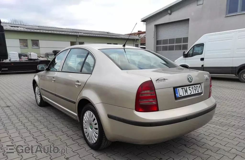 SKODA Superb 