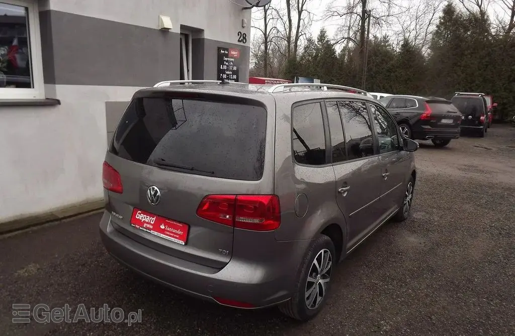 VOLKSWAGEN Touran 