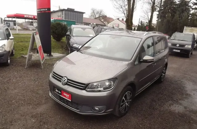 VOLKSWAGEN Touran 
