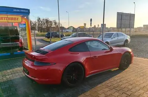 PORSCHE 911 Carrera 