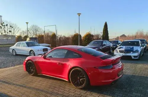 PORSCHE 911 Carrera 