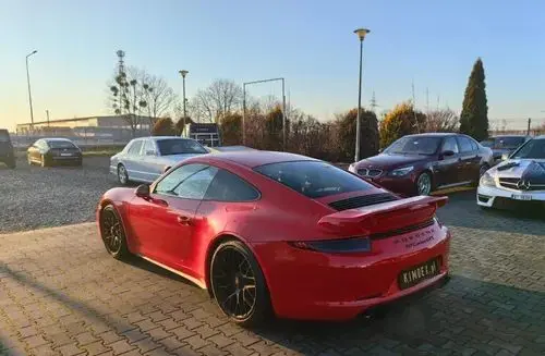 PORSCHE 911 Carrera 