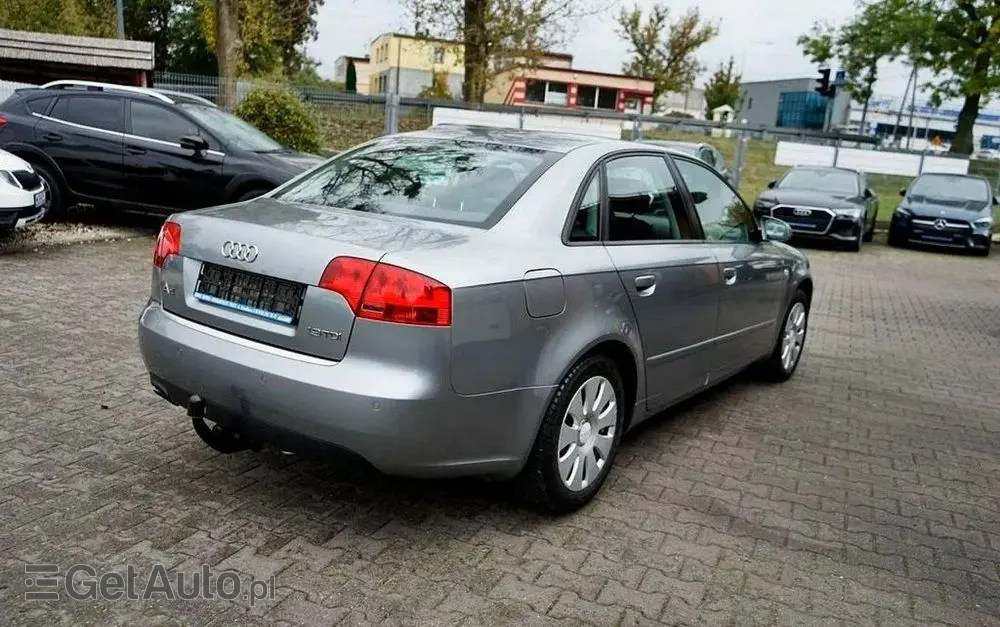 AUDI A4 Limousine 
