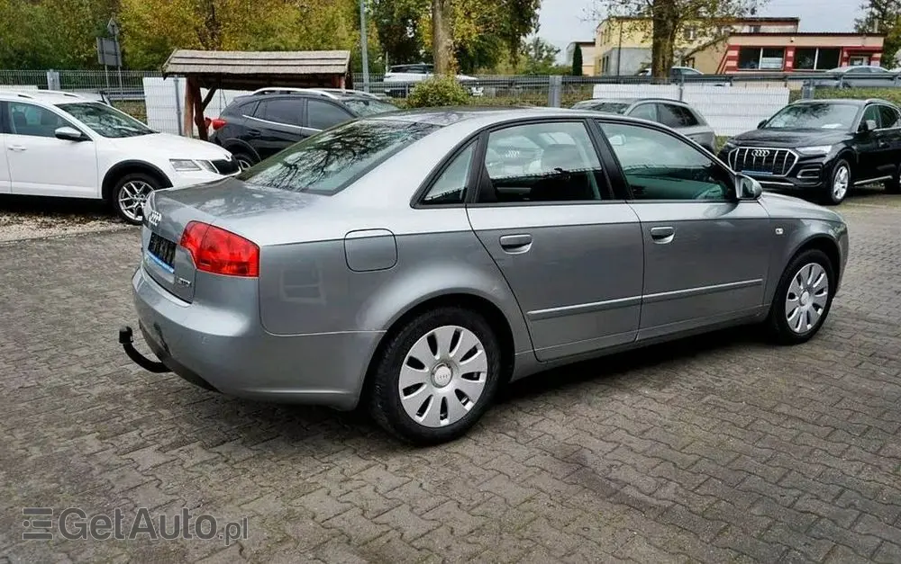 AUDI A4 Limousine 