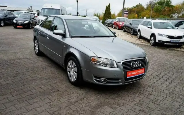 AUDI A4 Limousine 
