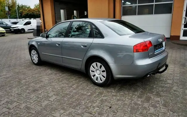 AUDI A4 Limousine 