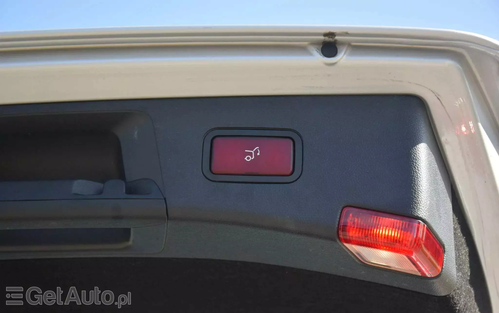 MERCEDES-BENZ Klasa E 200 T CGI BlueEFFICIENCY 7G-TRONIC Avantgarde