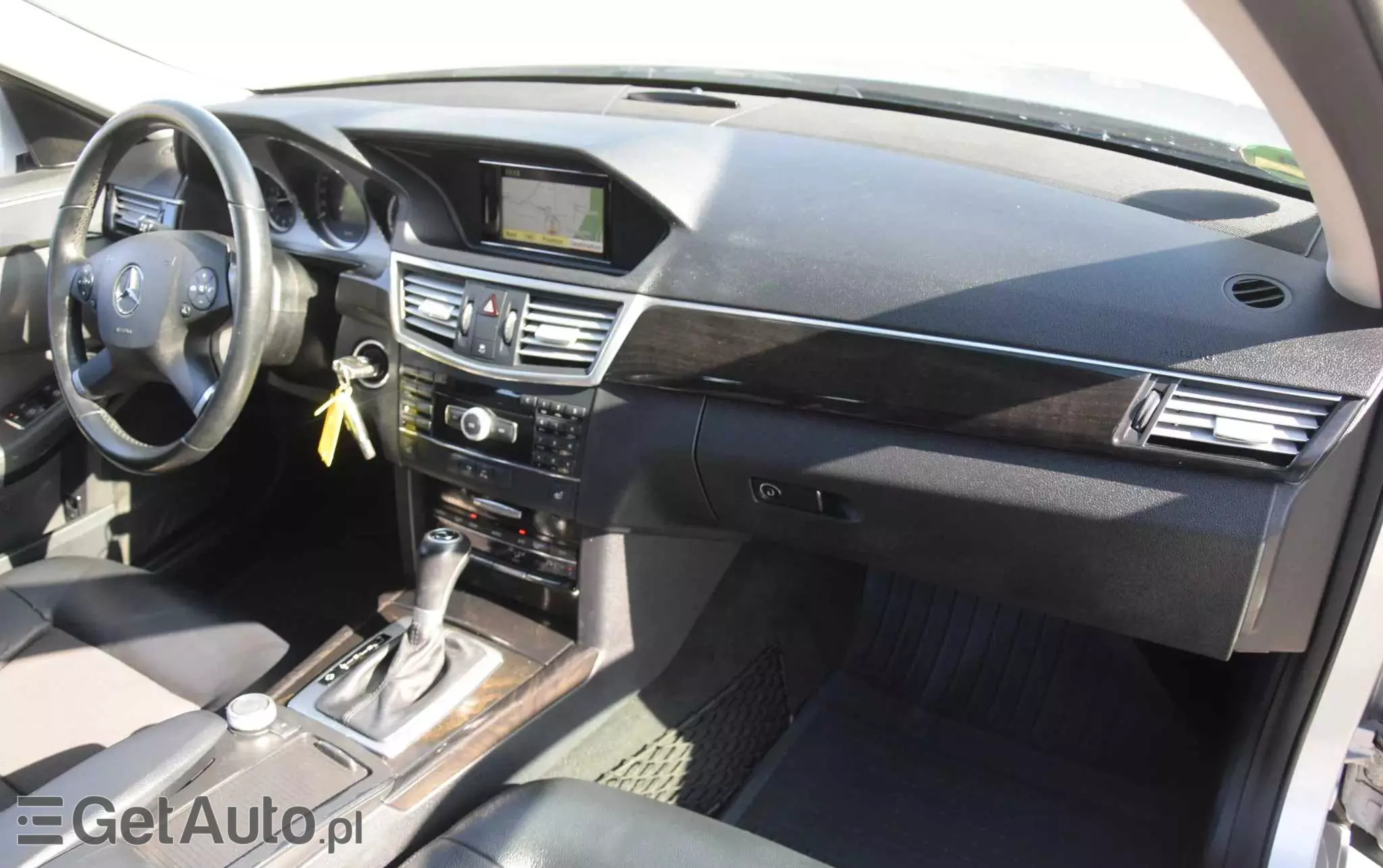 MERCEDES-BENZ Klasa E 200 T CGI BlueEFFICIENCY 7G-TRONIC Avantgarde