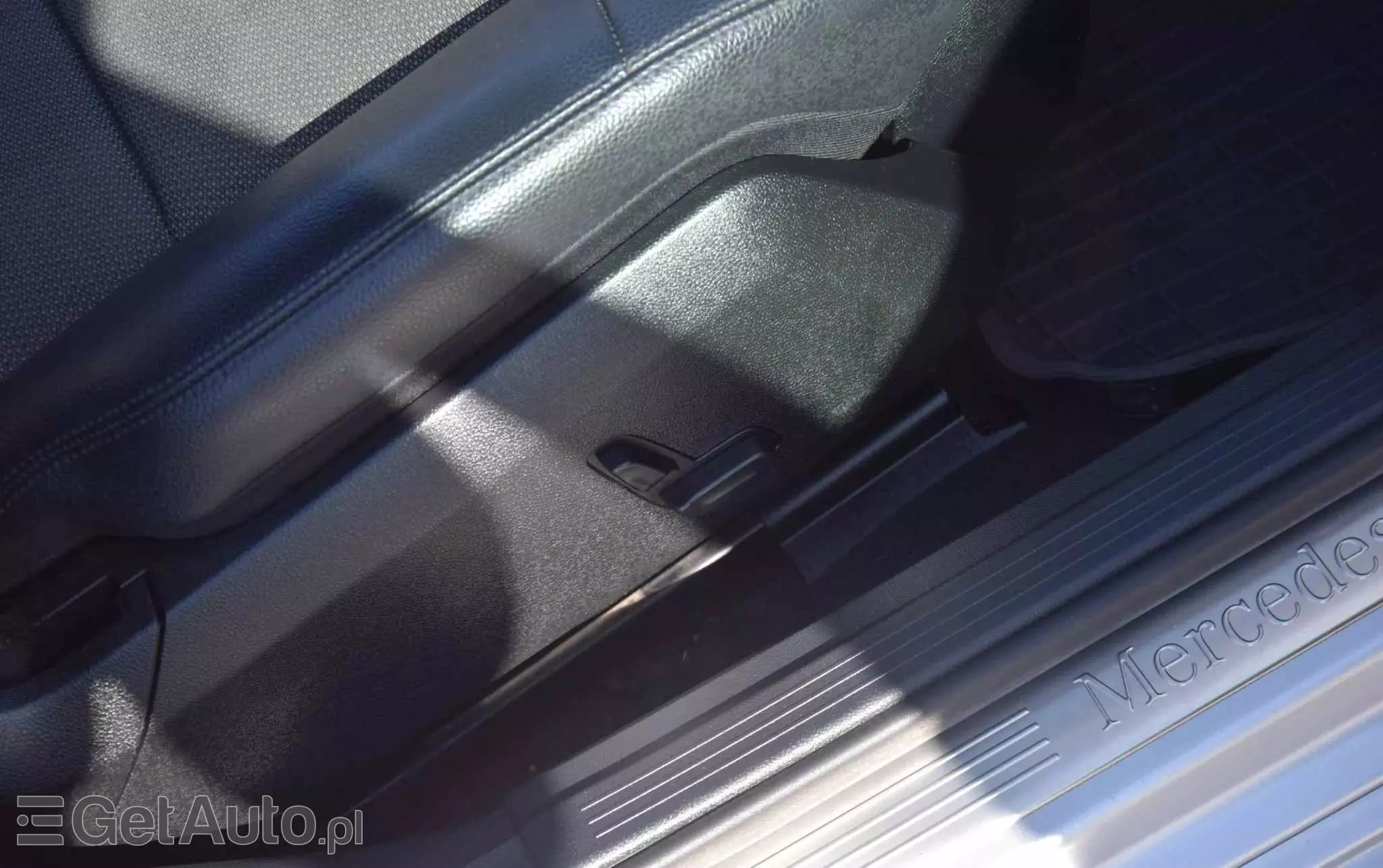 MERCEDES-BENZ Klasa E 200 T CGI BlueEFFICIENCY 7G-TRONIC Avantgarde