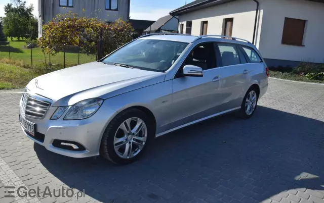 MERCEDES-BENZ Klasa E 200 T CGI BlueEFFICIENCY 7G-TRONIC Avantgarde