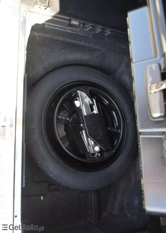 MERCEDES-BENZ Klasa E 200 T CGI BlueEFFICIENCY 7G-TRONIC Avantgarde