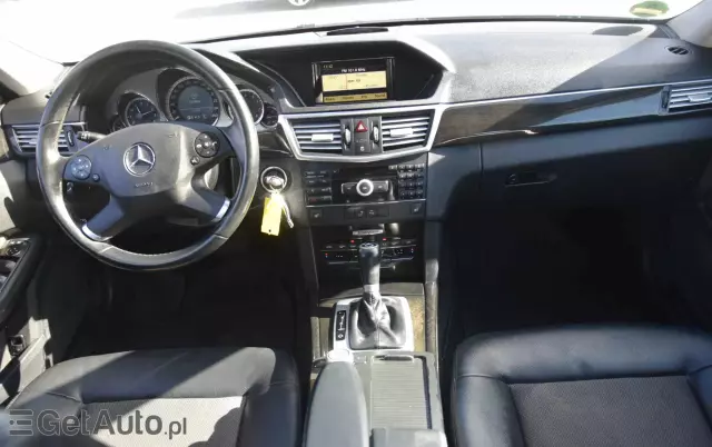 MERCEDES-BENZ Klasa E 200 T CGI BlueEFFICIENCY 7G-TRONIC Avantgarde