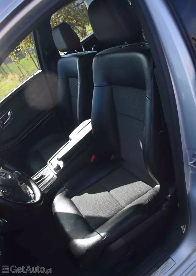 MERCEDES-BENZ Klasa E 200 T CGI BlueEFFICIENCY 7G-TRONIC Avantgarde