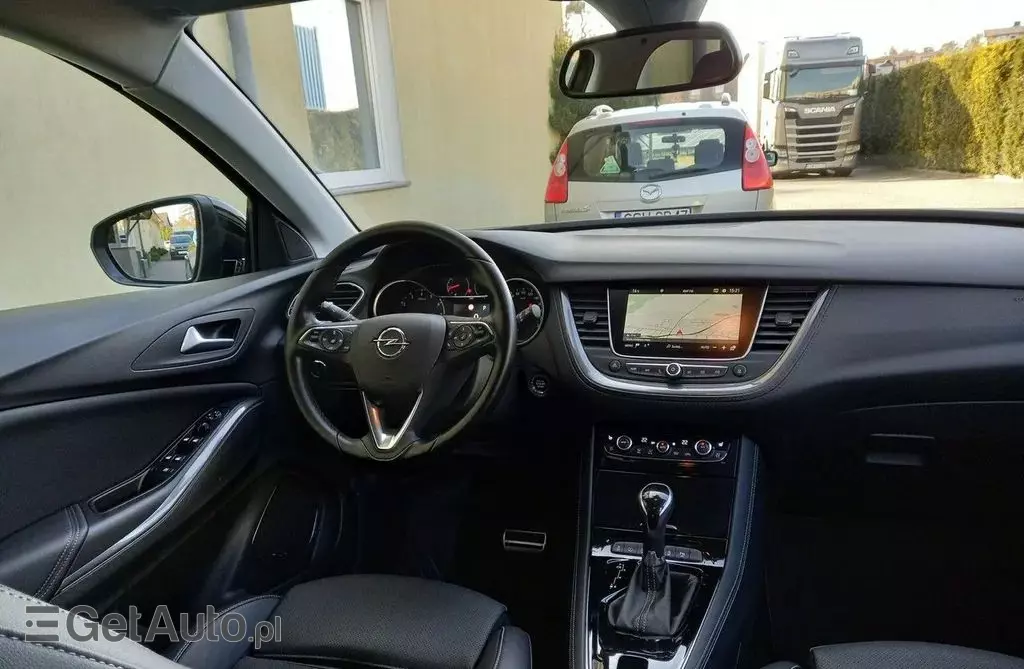 OPEL Grandland 