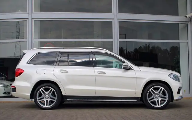 MERCEDES-BENZ GL 500 4-Matic