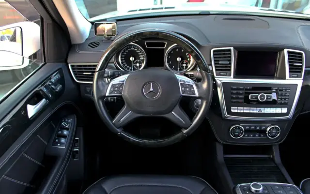 MERCEDES-BENZ GL 500 4-Matic
