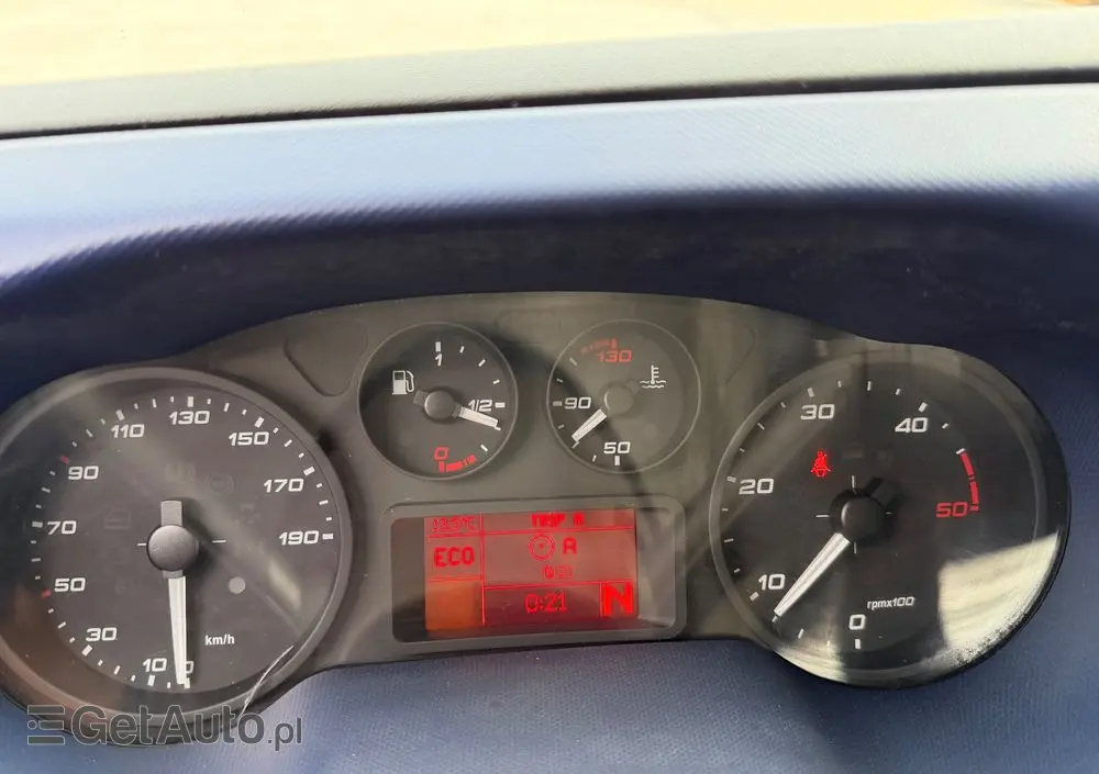 IVECO DAILY 35C14 WYWROTKA TROJSTRONNA PODWÓJNA KABINA DOKA 7 MIEJSC TEMPOMAT  KLIMATYZACJA 140KM Doka Euro 6 