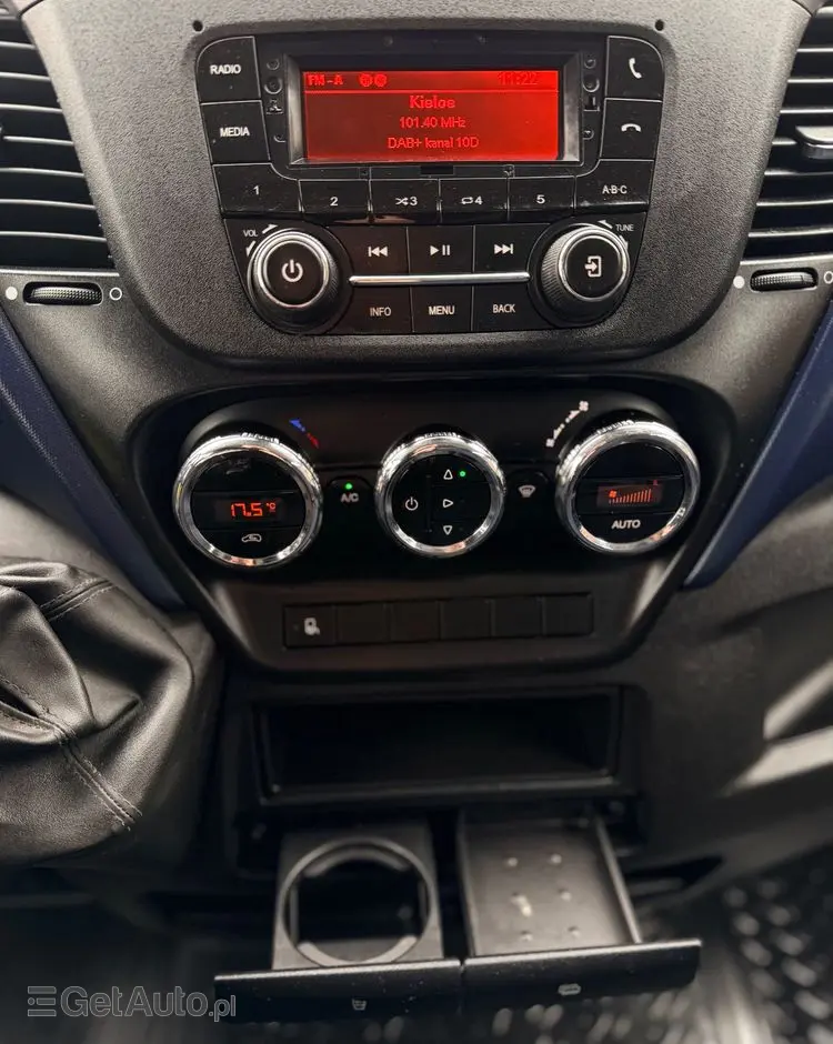 IVECO DAILY 35C14 WYWROTKA TROJSTRONNA PODWÓJNA KABINA DOKA 7 MIEJSC TEMPOMAT  KLIMATYZACJA 140KM Doka Euro 6 