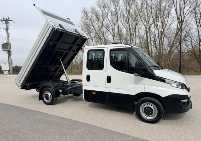 IVECO DAILY 35C14 WYWROTKA TROJSTRONNA PODWÓJNA KABINA DOKA 7 MIEJSC TEMPOMAT  KLIMATYZACJA 140KM Doka Euro 6 