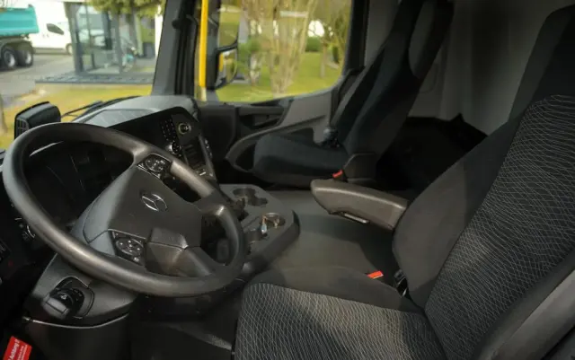 MERCEDES-BENZ ANTOS 1830///* 2018///* PRZEB JEDYNE 39 TYŚ///* KONTENER///* 18000KG///* ALUFELGI///* STAN JAK NOWY 