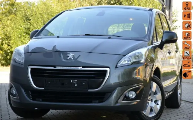 PEUGEOT 5008 