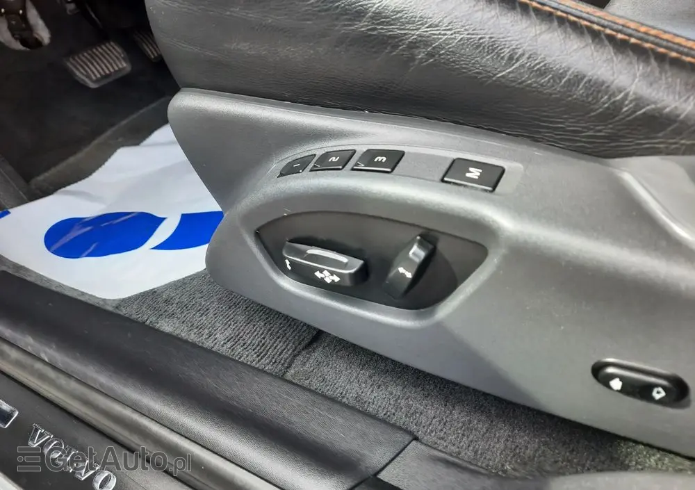 VOLVO XC 60 D4 Geartronic Inscription