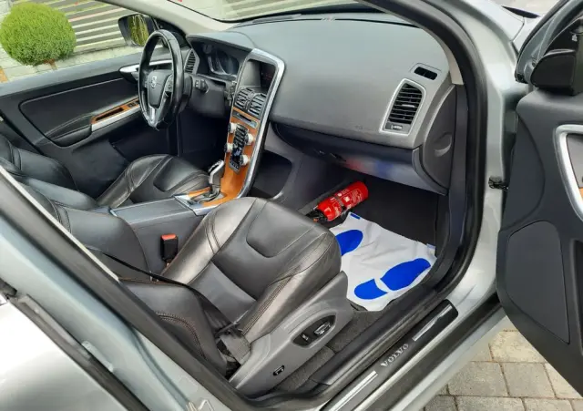 VOLVO XC 60 D4 Geartronic Inscription