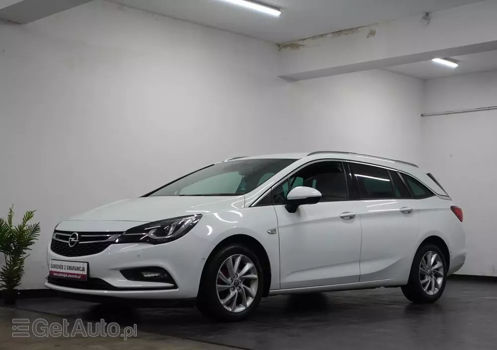 OPEL Astra IV 1.6 CDTI Cosmo