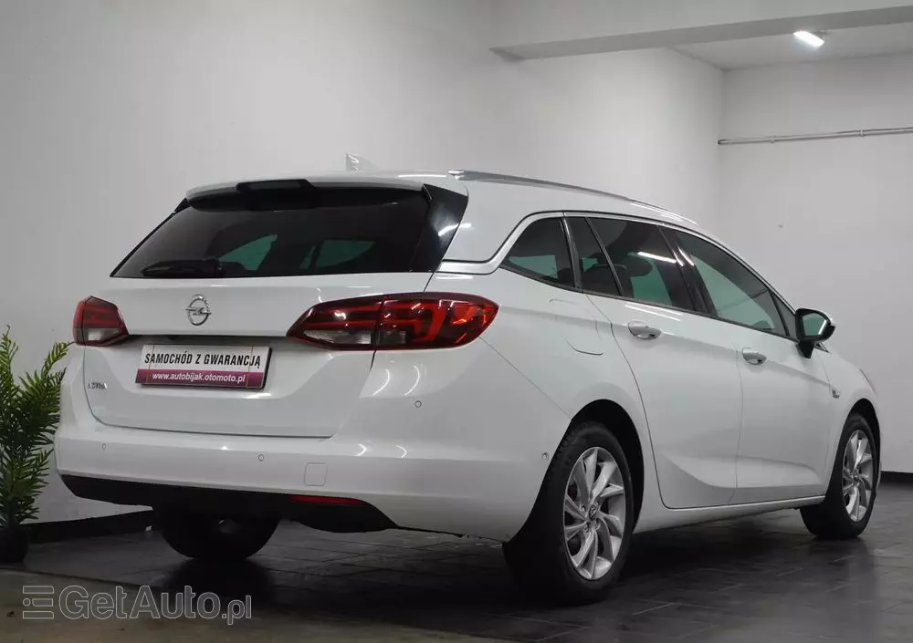 OPEL Astra IV 1.6 CDTI Cosmo