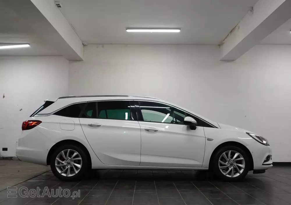 OPEL Astra IV 1.6 CDTI Cosmo