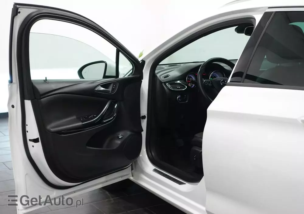 OPEL Astra IV 1.6 CDTI Cosmo
