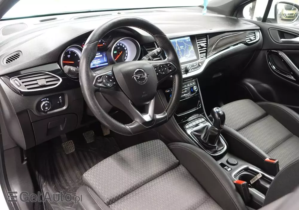 OPEL Astra IV 1.6 CDTI Cosmo