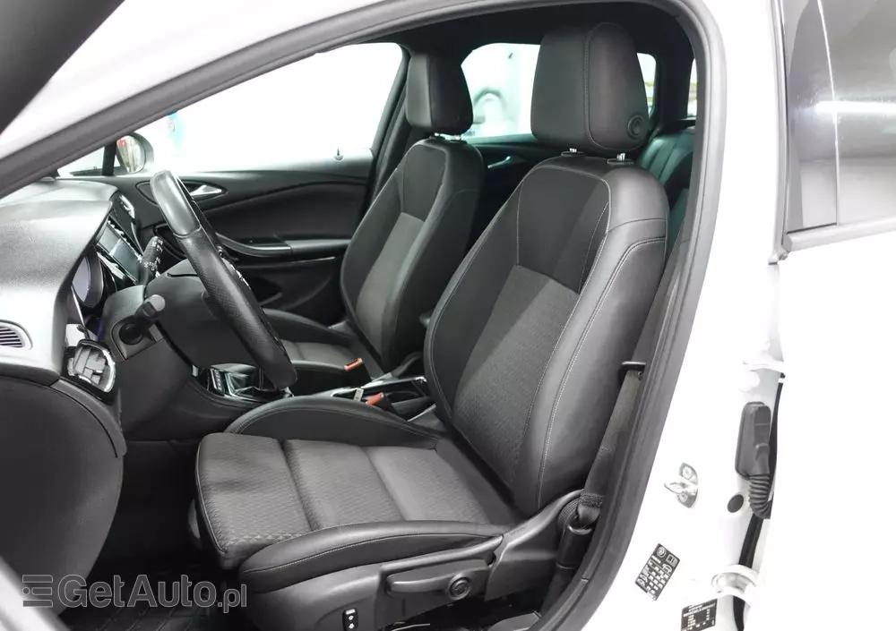 OPEL Astra IV 1.6 CDTI Cosmo